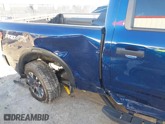 ✅ 2023 Nissan Titan Pro-4X • VIN: 1N6AA1FB8PN103810 • Lot: 40437256. Wystawiony na IAAI z przebiegiem 16 861 mil. Bezpłatny archiwum sprzedaży aukcyjnych z USA i szczegółowy raport historii pojazdu na DreamBid. Zdjęcie 6.