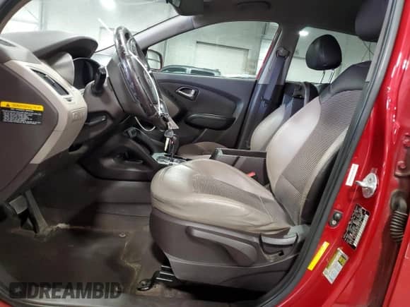 ✅ 2011 Hyundai Tucson GLS • VIN: KM8JU3AC6BU150639 • Лот: 84272845. Опубликован ранее на Copart с пробегом 93 459 миль. Бесплатный доступ к архиву аукционных продаж из США и подробный отчёт об истории автомобиля на DreamBid. Изображение 7.