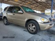 ✅ 2002 Mercedes-Benz M 320/430/500 • VIN: 4JGAB54E72A305408 • Lot: 70051765. Wystawiony na Copart z przebiegiem 180 372 mil. Bezpłatny archiwum sprzedaży aukcyjnych z USA i szczegółowy raport historii pojazdu na DreamBid. Zdjęcie 4.