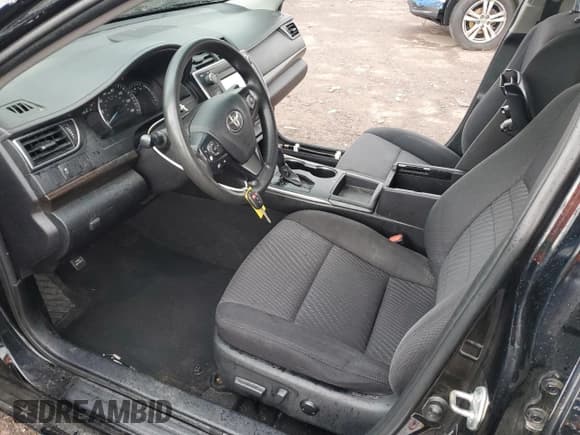 ✅ 2015 Toyota Camry LE • VIN: 4T4BF1FK0FR508333 • Lot: 92103385. Wystawiony na Copart z przebiegiem 86 155 mil. Bezpłatny archiwum sprzedaży aukcyjnych z USA i szczegółowy raport historii pojazdu na DreamBid. Zdjęcie 7.