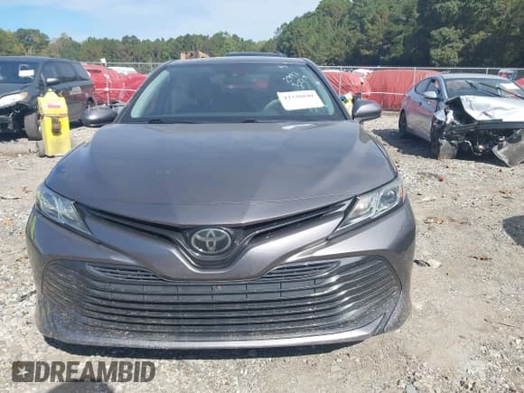✅ 2020 Toyota Camry LE • VIN: 4T1C11AK4LU968353 • Lot: 43338840. Wystawiony na IAAI z przebiegiem 63 656 mil. Bezpłatny archiwum sprzedaży aukcyjnych z USA i szczegółowy raport historii pojazdu na DreamBid. Zdjęcie 12.