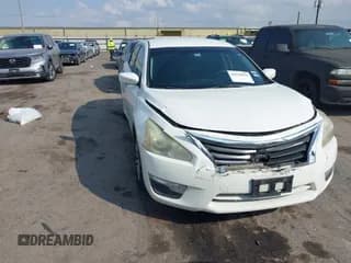 ✅ 2015 Nissan Altima S • VIN: 1N4AL3AP5FC282142 • Lot: 43530058. Wystawiony na IAAI z przebiegiem 180 416 mil. Bezpłatny archiwum sprzedaży aukcyjnych z USA i szczegółowy raport historii pojazdu na DreamBid. Zdjęcie 1.