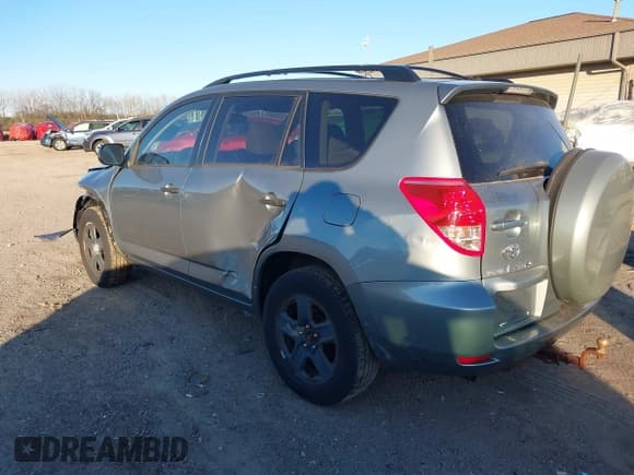 ✅ 2008 Toyota RAV4 • VIN: JTMBD35V985205172 • Лот: 43672108. Опубликован ранее на IAAI с пробегом 146 847 миль. Бесплатный доступ к архиву аукционных продаж из США и подробный отчёт об истории автомобиля на DreamBid. Изображение 3.