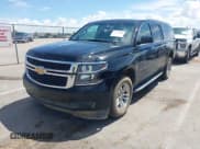 ✅ 2017 Chevrolet Suburban LS • VIN: 1GNSCGKC1HR255867 • Lot: 42743684. Wystawiony na IAAI z przebiegiem 121 355 mil. Bezpłatny archiwum sprzedaży aukcyjnych z USA i szczegółowy raport historii pojazdu na DreamBid. Zdjęcie 2.