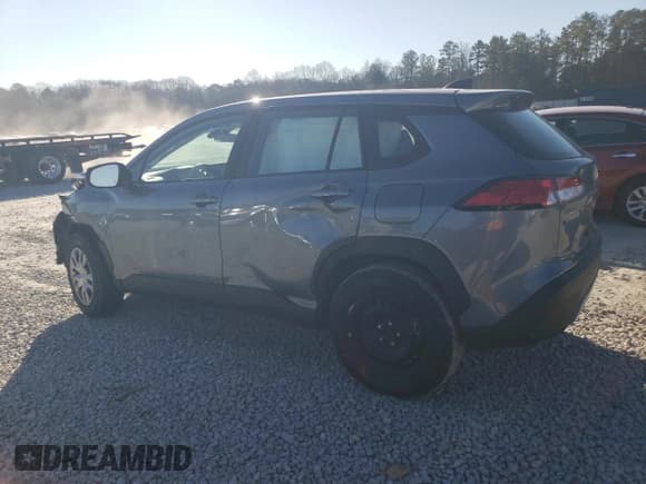 ✅ 2022 Toyota Corolla Cross L • VIN: 7MUAAAAG6NV008875 • Lot: 41772835. Wystawiony na Copart z przebiegiem 17 836 mil. Bezpłatny archiwum sprzedaży aukcyjnych z USA i szczegółowy raport historii pojazdu na DreamBid. Zdjęcie 2.