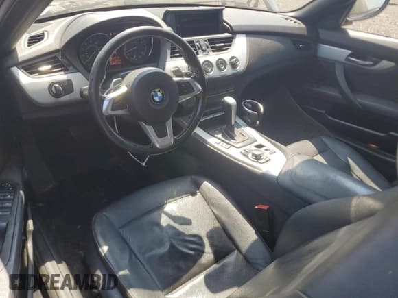 ✅ 2011 BMW Z4 sDrive30i • VIN: WBALM5C54BE380310 • Лот: 66305635. Опубликован ранее на Copart с пробегом 108 897 миль. Бесплатный доступ к архиву аукционных продаж из США и подробный отчёт об истории автомобиля на DreamBid. Изображение 8.