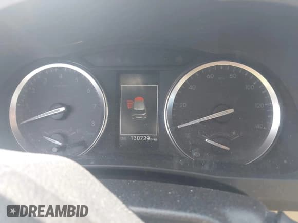 ✅ 2017 Toyota Highlander XLE • VIN: 5TDJZRFHXHS417436 • Lot: 43168533. Wystawiony na IAAI z przebiegiem 130 729 mil. Bezpłatny archiwum sprzedaży aukcyjnych z USA i szczegółowy raport historii pojazdu na DreamBid. Zdjęcie 7.