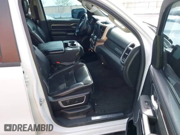 2022 Ram 1500 Laramie z VIN 1C6RREJTXNN357898, wystawiony jako IAAI lot #41966113 z przebiegiem 57 947 mil mil oraz . Historia ofert i sprzedaży dostępna na DreamBid. Obrazek 5.