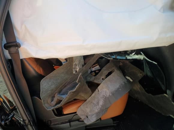 ✅ 2020 Lincoln Navigator Reserve • VIN: 5LMJJ3LT1LEL14362 • Lot: 54238725. Listed on Copart with 54,026 mi. Free auction sales archive from the USA and detailed vehicle history report at DreamBid. Image 11.