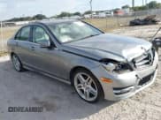 ✅ 2014 Mercedes-Benz C 250 Sport • VIN: WDDGF4HBXEG239554 • Lot: 40985936. Wystawiony na IAAI z przebiegiem 182 701 mil. Bezpłatny archiwum sprzedaży aukcyjnych z USA i szczegółowy raport historii pojazdu na DreamBid. Zdjęcie 1.