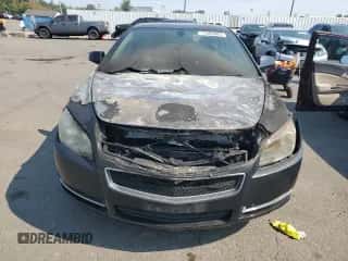 2010 Chevrolet Malibu 1LT z VIN 1G1ZC5EB9A4144185, wystawiony jako Copart lot #71685085 z przebiegiem Nie podano mil oraz Szkoda całkowita • Salvage title. Historia ofert i sprzedaży dostępna na DreamBid. Obrazek 5.