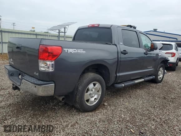✅ 2011 Toyota Tundra • VIN: 5TFDY5F1XBX161134 • Lot: 64419135. Listed on Copart with 136,004 mi. Free auction sales archive from the USA and detailed vehicle history report at DreamBid. Image 3.