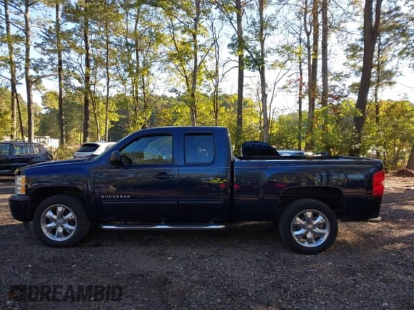 ✅ 2010 Chevrolet Silverado 1500 LT • VIN: 1GCSCSE02AZ122683 • Lot: 43467695. Listed on IAAI with 60,989 mi. Free auction sales archive from the USA and detailed vehicle history report at DreamBid. Image 15.