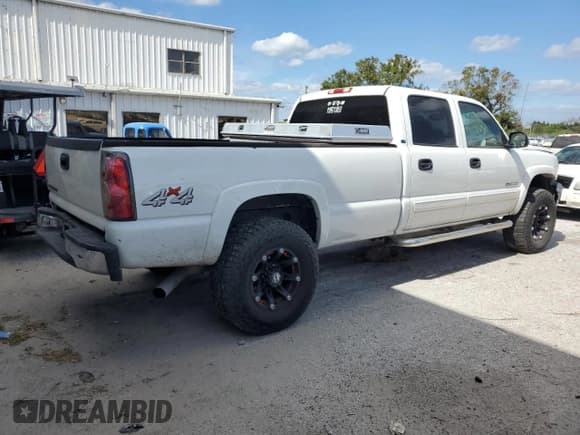 ✅ 2006 Chevrolet Silverado 2500HD LT1 • VIN: 1GCHK23U16F125070 • Лот: 76577124. Опубликован ранее на Copart с пробегом Не указан. Бесплатный доступ к архиву аукционных продаж из США и подробный отчёт об истории автомобиля на DreamBid. Изображение 3.