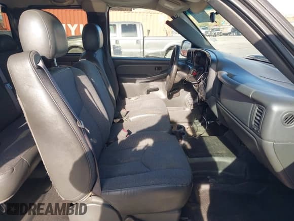 ✅ 2007 Chevrolet Silverado 1500 • VIN: 1GBHC29D37E134322 • Лот: 41794042. Опубликован ранее на IAAI с пробегом 206 020 миль. Бесплатный доступ к архиву аукционных продаж из США и подробный отчёт об истории автомобиля на DreamBid. Изображение 5.