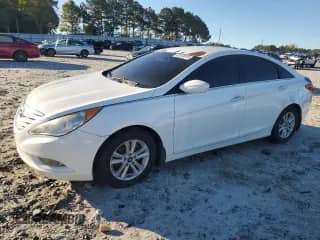 2013 Hyundai Sonata GLS z VIN 5NPEB4AC7DH584633, wystawiony jako Copart lot #82578915 z przebiegiem 100 665 mil mil oraz Czysty tytuł • Clean title. Historia ofert i sprzedaży dostępna na DreamBid. Obrazek 1.