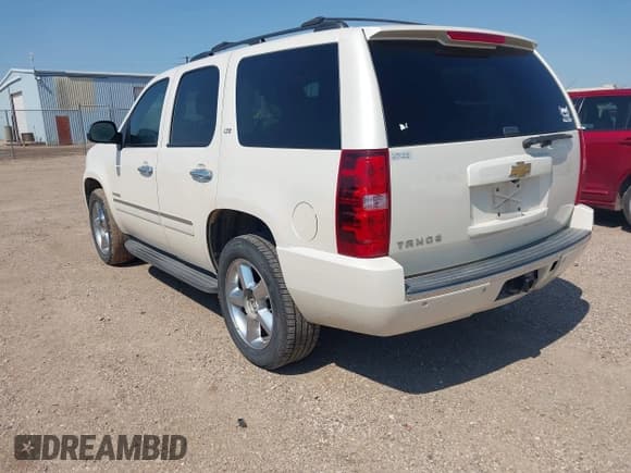 ✅ 2013 Chevrolet Tahoe LTZ • VIN: 1GNSKCE04DR331475 • Lot: 42897009. Listed on IAAI with 178,454 mi. Free auction sales archive from the USA and detailed vehicle history report at DreamBid. Image 3.