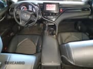 ✅ 2022 Toyota Camry SE • VIN: 4T1T11AK5NU635503 • Lot: 86851885. Wystawiony na Copart z przebiegiem 31 393 mil. Bezpłatny archiwum sprzedaży aukcyjnych z USA i szczegółowy raport historii pojazdu na DreamBid. Zdjęcie 8.