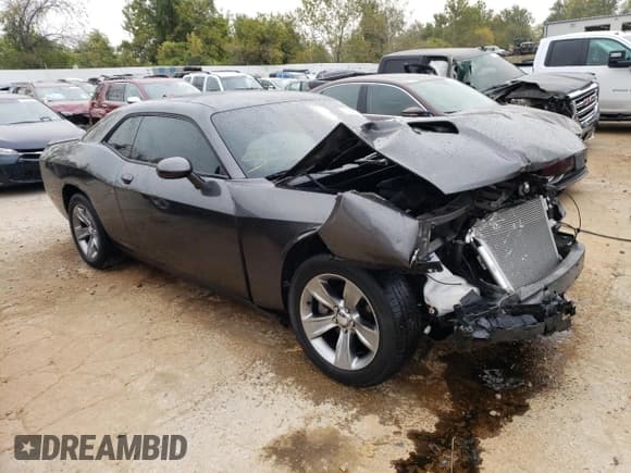 ✅ 2019 Dodge Challenger SXT • VIN: 2C3CDZAG6KH694391 • Lot: 70767673. Wystawiony na Copart z przebiegiem 76 700 mil. Bezpłatny archiwum sprzedaży aukcyjnych z USA i szczegółowy raport historii pojazdu na DreamBid. Zdjęcie 4.