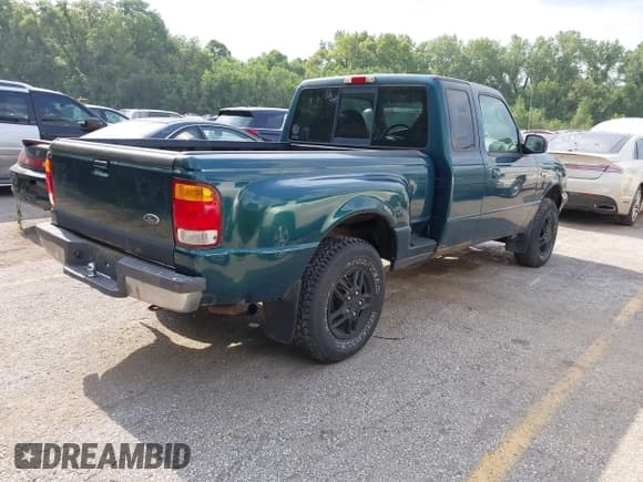 ✅ 1998 Ford Ranger XL • VIN: 1FTZR15U2WPA91237 • Lot: 42933071. Wystawiony na IAAI z przebiegiem 137 764 mil. Bezpłatny archiwum sprzedaży aukcyjnych z USA i szczegółowy raport historii pojazdu na DreamBid. Zdjęcie 4.