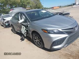 2022 Toyota Camry SE с VIN 4T1G11AK5NU018670, выставлен на аукционе IAAI как лот 43344974 с пробегом 122 219 миль миль и . История ставок и продаж доступна на DreamBid. Изображение 1.