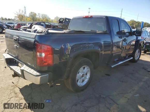 ✅ 2010 Chevrolet Silverado 1500 LT • VIN: 1GCSKSE3XAZ110407 • Lot: 76309904. Listed on Copart with 136,310 mi. Free auction sales archive from the USA and detailed vehicle history report at DreamBid. Image 3.