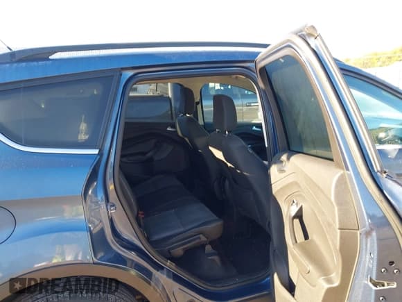 ✅ 2018 Ford Escape SE • VIN: 1FMCU9GD1JUA05082 • Лот: 43401374. Опубликован ранее на IAAI с пробегом 113 049 миль. Бесплатный доступ к архиву аукционных продаж из США и подробный отчёт об истории автомобиля на DreamBid. Изображение 8.