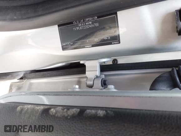 ✅ 2009 Volvo V50 R-Design • VIN: YV1MJ672292464766 • Lot: 42252914. Listed on IAAI with 169,615 mi. Free auction sales archive from the USA and detailed vehicle history report at DreamBid. Image 9.