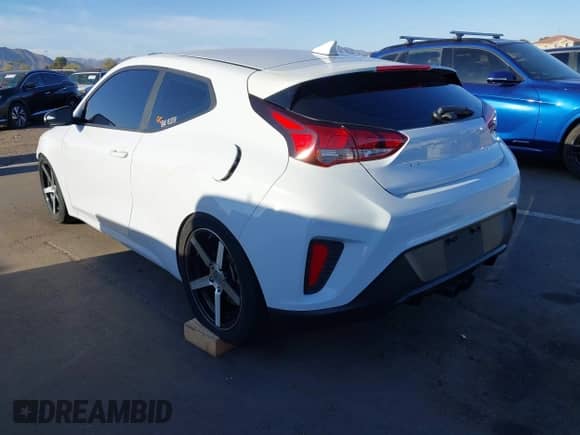 2019 Hyundai Veloster Premium with VIN KMHTG6AF3KU019356, listed as a IAAI auction lot 41765937 with 120,079 mi miles and . Bid and sale history available at DreamBid. Image 3.
