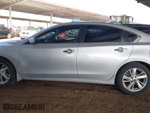 ✅ 2016 Nissan Altima SR • VIN: 1N4AL3AP5GC285527 • Lot: 43588837. Listed on IAAI with 96,599 mi. Free auction sales archive from the USA and detailed vehicle history report at DreamBid. Image 14.
