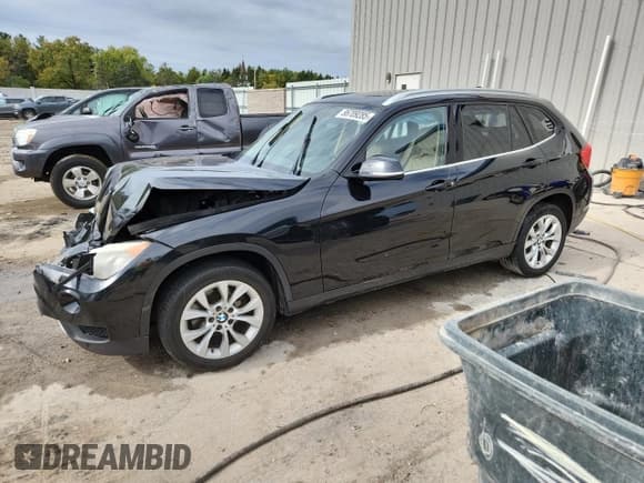 ✅ 2014 BMW X1 xDrive28i • VIN: WBAVL1C59EVY15878 • Lot: 86709285. Wystawiony na Copart z przebiegiem Nie podano. Bezpłatny archiwum sprzedaży aukcyjnych z USA i szczegółowy raport historii pojazdu na DreamBid. Zdjęcie 1.