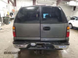 2001 Chevrolet Suburban LT z VIN 1GNEC16T61J169754, wystawiony jako Copart lot #80494124 z przebiegiem Nie podano mil oraz Nie do naprawy • Non repairable. Historia ofert i sprzedaży dostępna na DreamBid. Obrazek 6.