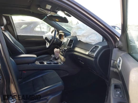 ✅ 2021 Jeep Grand Cherokee Laredo X • VIN: 1C4RJFAG1MC666582 • Lot: 43533756. Listed on IAAI with 121,859 mi. Free auction sales archive from the USA and detailed vehicle history report at DreamBid. Image 5.