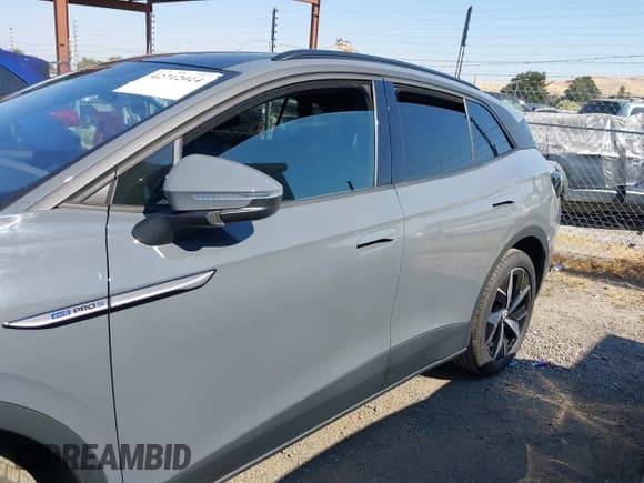 ✅ 2023 Volkswagen ID.4 Pro S • VIN: 1V2WNPE84PC026742 • Lot: 42712014. Listed on IAAI with 27,887 mi. Free auction sales archive from the USA and detailed vehicle history report at DreamBid. Image 14.