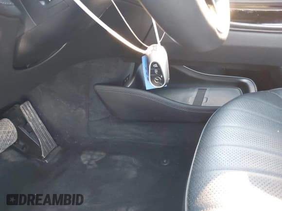 ✅ 2023 Mercedes-Benz EQS 450+ • VIN: W1KCG2DB6PA032431 • Лот: 43210499. Опубликован ранее на IAAI с пробегом 25 479 миль. Бесплатный доступ к архиву аукционных продаж из США и подробный отчёт об истории автомобиля на DreamBid. Изображение 11.