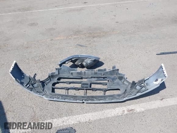 ✅ 2015 Ford Transit Cargo • VIN: 1FTNR2XM9FKA18848 • Lot: 42218203. Listed on IAAI with 162,184 mi. Free auction sales archive from the USA and detailed vehicle history report at DreamBid. Image 12.