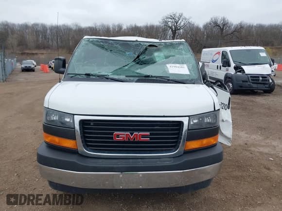 ✅ 2017 GMC Savana • VIN: 1GTZ7GFF3H1116399 • Lot: 41904281. Wystawiony na IAAI z przebiegiem 159 077 mil. Bezpłatny archiwum sprzedaży aukcyjnych z USA i szczegółowy raport historii pojazdu na DreamBid. Zdjęcie 12.