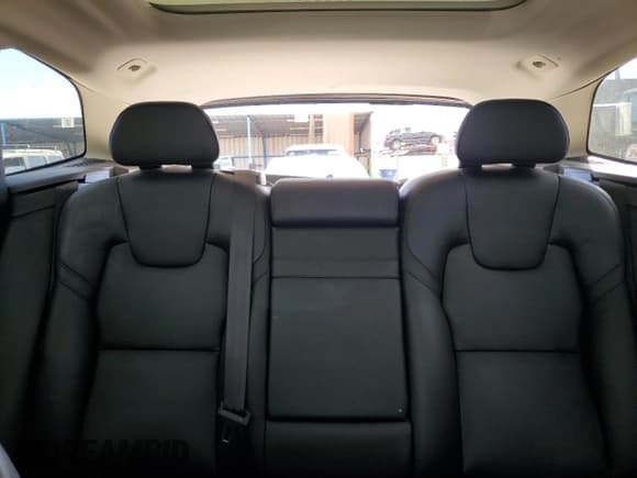 ✅ 2018 Volvo XC60 Momentum • VIN: LYV102RK3JB100845 • Lot: 90073965. Wystawiony na Copart z przebiegiem 58 828 mil. Bezpłatny archiwum sprzedaży aukcyjnych z USA i szczegółowy raport historii pojazdu na DreamBid. Zdjęcie 10.