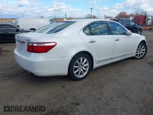 ✅ 2008 Lexus LS 460 • VIN: JTHBL46F985079877 • Лот: 43709787. Опубликован ранее на IAAI с пробегом 141 861 миль. Бесплатный доступ к архиву аукционных продаж из США и подробный отчёт об истории автомобиля на DreamBid. Изображение 4.