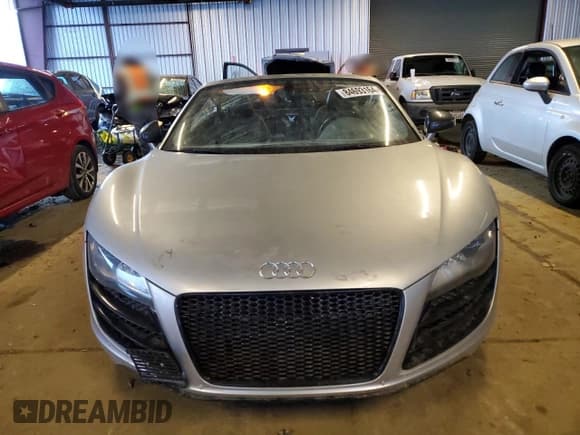 ✅ 2011 Audi R8 • VIN: WUAVNAFG2BN000687 • Lot: 84693164. Wystawiony na Copart z przebiegiem 60 970 mil. Bezpłatny archiwum sprzedaży aukcyjnych z USA i szczegółowy raport historii pojazdu na DreamBid. Zdjęcie 5.