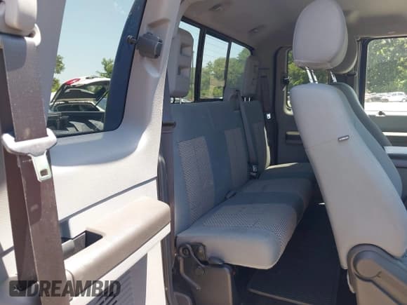 ✅ 2012 Ford F-250 XL • VIN: 1FT7X2B62CEA05487 • Lot: 42559223. Listed on IAAI with 171,690 mi. Free auction sales archive from the USA and detailed vehicle history report at DreamBid. Image 8.