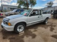 ✅ 1994 Chevrolet S-10 LS • VIN: 1GCCS19Z2R8154903 • Lot: 71016485. Wystawiony na Copart z przebiegiem 56 478 mil. Bezpłatny archiwum sprzedaży aukcyjnych z USA i szczegółowy raport historii pojazdu na DreamBid. Zdjęcie 1.