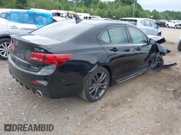 ✅ 2018 Acura TLX w/A-SPEC Pkg • VIN: 19UUB3F62JA002175 • Lot: 42552409. Wystawiony na IAAI z przebiegiem 100 201 mil. Bezpłatny archiwum sprzedaży aukcyjnych z USA i szczegółowy raport historii pojazdu na DreamBid. Zdjęcie 4.