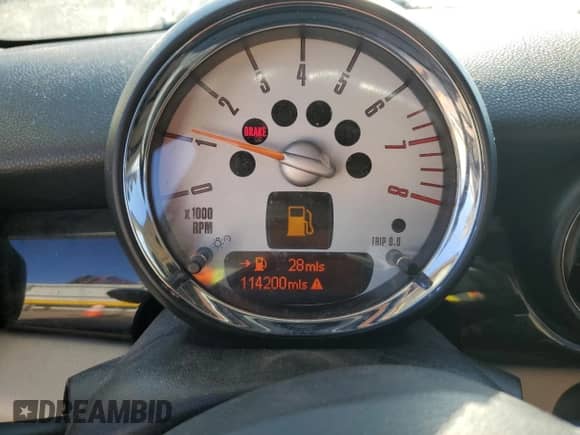 2012 MINI Hardtop с VIN WMWSU3C55CT184809, выставлен на аукционе Copart как лот 84245195 с пробегом 114 200 миль миль и Чистый • Clean title. История ставок и продаж доступна на DreamBid. Изображение 9.