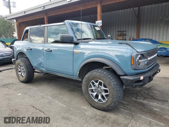 ✅ 2021 Ford Bronco • VIN: 1FMEE5DH0MLA77116 • Lot: 81920585. Wystawiony na Copart z przebiegiem 35 184 mil. Bezpłatny archiwum sprzedaży aukcyjnych z USA i szczegółowy raport historii pojazdu na DreamBid. Zdjęcie 4.
