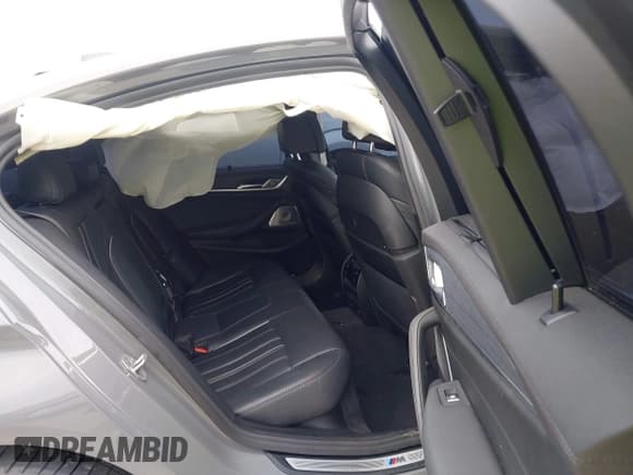 ✅ 2022 BMW 5 Series M550i xDrive • VIN: WBA13BK02NCH64894 • Lot: 43039113. Wystawiony na IAAI z przebiegiem 67 267 mil. Bezpłatny archiwum sprzedaży aukcyjnych z USA i szczegółowy raport historii pojazdu na DreamBid. Zdjęcie 8.