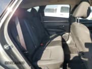 ✅ 2022 Hyundai Tucson SEL • VIN: 5NMJB3AE1NH002261 • Lot: 73687084. Wystawiony na Copart z przebiegiem 36 300 mil. Bezpłatny archiwum sprzedaży aukcyjnych z USA i szczegółowy raport historii pojazdu na DreamBid. Zdjęcie 11.