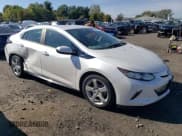 ✅ 2017 Chevrolet Volt LT • VIN: 1G1RC6S59HU104283 • Lot: 70015913. Wystawiony na Copart z przebiegiem 109 470 mil. Bezpłatny archiwum sprzedaży aukcyjnych z USA i szczegółowy raport historii pojazdu na DreamBid. Zdjęcie 4.