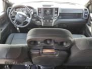 ✅ 2021 Ram 3500 Tradesman • VIN: 3C63R3GJ1MG688022 • Lot: 82267655. Wystawiony na Copart z przebiegiem 66 196 mil. Bezpłatny archiwum sprzedaży aukcyjnych z USA i szczegółowy raport historii pojazdu na DreamBid. Zdjęcie 8.