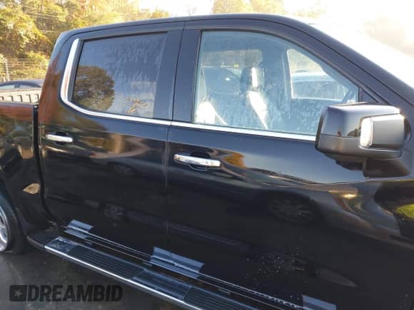 2019 Chevrolet Silverado 1500 High Country с VIN 3GCUYHED8KG254140, выставлен на аукционе IAAI как лот 40655940 с пробегом 119 666 миль миль и . История ставок и продаж доступна на DreamBid. Изображение 13.